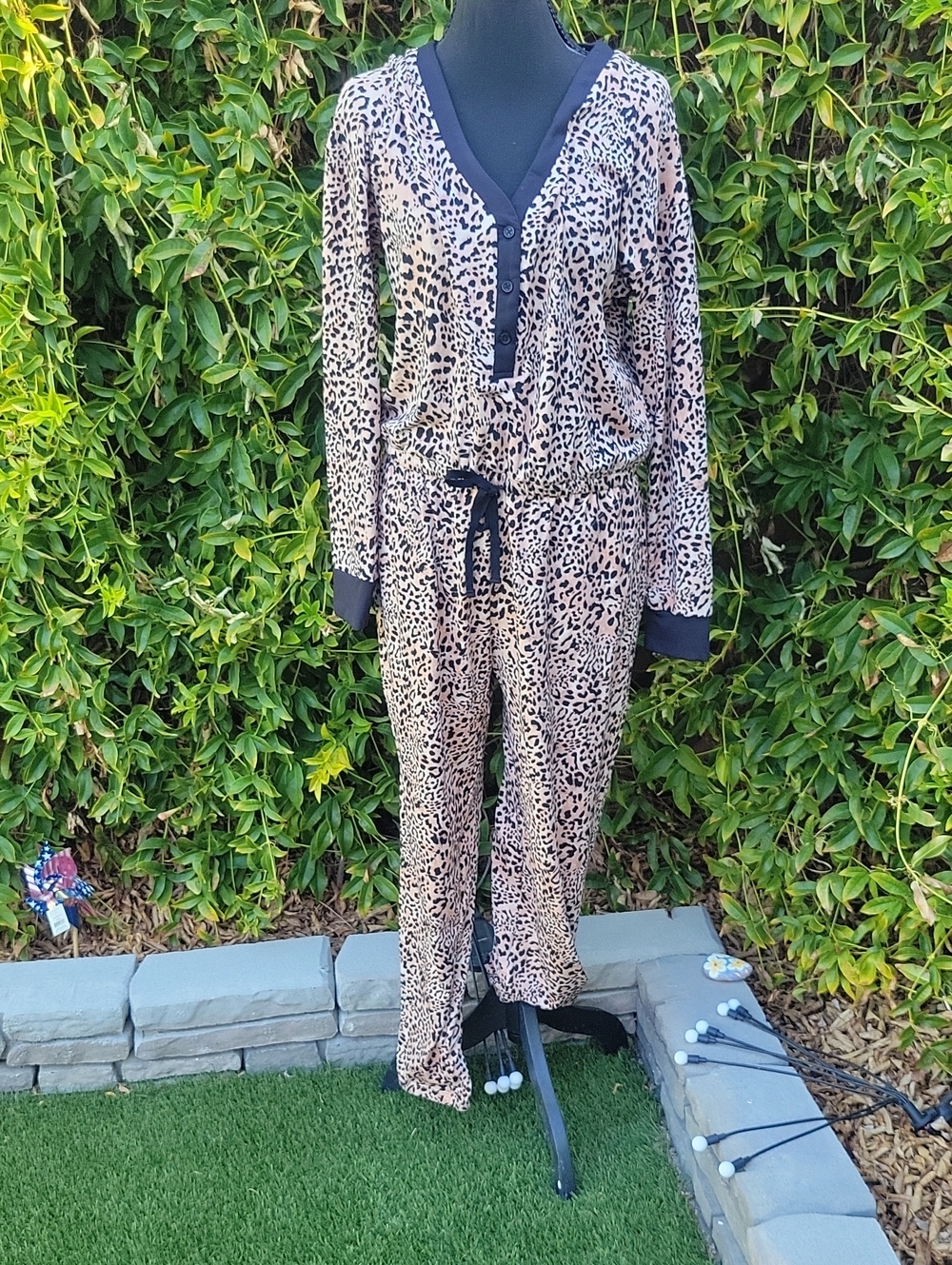 Leopard Print Pajama Onesie With Pockets SZ M NWT
